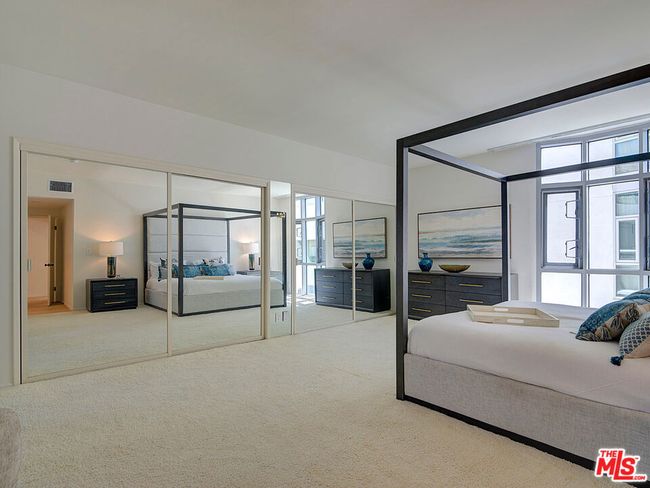 APT-201 - 5205 Ocean Front Walk, Condo with 2 bedrooms, 3 bathrooms and 2 parking in Marina del Rey CA | Image 30