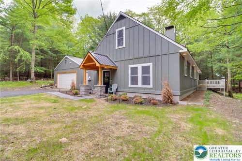 1563 Sullivan Trl, TANNERSVILLE, PA, 18372-7890 | Card Image