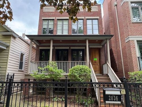 2036 W Barry Ave, Chicago, IL, 60618-8215 | Card Image