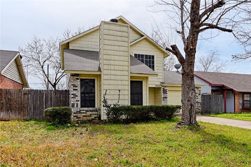 4652 Misty Ridge Dr, Fort Worth, TX, 76137-1548 | Card Image
