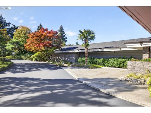 777 Cherry Cir, Lake Oswego, OR, 97034-6204 | Card Image