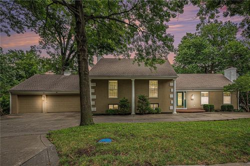 9815 Overbrook Ct, Leawood, KS, 66206-2352 | Card Image