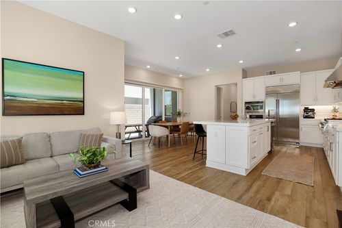 27512 Golden Currant Pl, Valencia, CA, 91381-2119 | Card Image