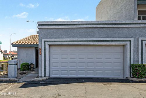 8627 N Shadow Ln, Peoria, AZ, 85345-8432 | Card Image