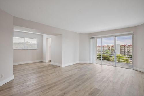 501-3590 Via Poinciana, Lake Worth, FL, 33467-2841 | Card Image