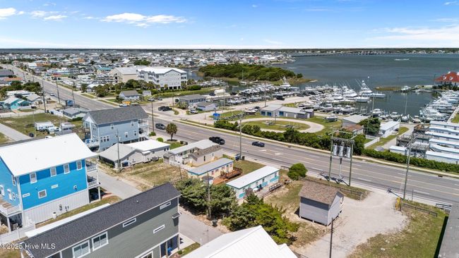 524 E Fort Macon Rd, House other with 2 bedrooms, 1 bathrooms and null parking in Atlantic Beach NC | Image 12