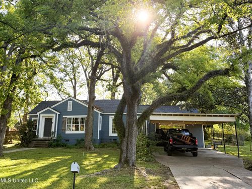 811 Oakwood Dr, Clinton, MS, 39056-4336 | Card Image