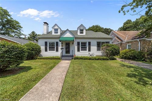 2516 Sylvan Rd, Greensboro, NC, 27403-1620 | Card Image