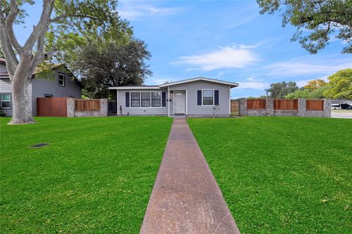604 19th Ave N, Texas City, TX, 77590-5606 | Card Image