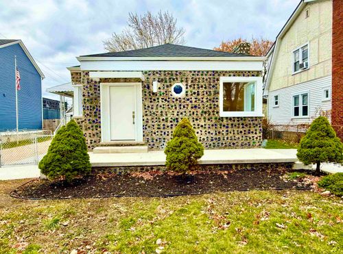 39 W Elza Ave, Hazel Park, MI, 48030-2205 | Card Image