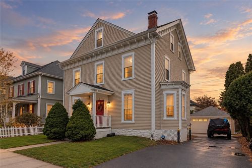 5 Elliot Pl, Newport, RI, 02840-5800 | Card Image