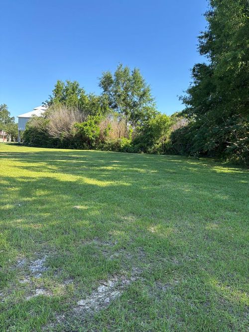 105 Gulf Drive, Waveland, MS, 39576 | Card Image
