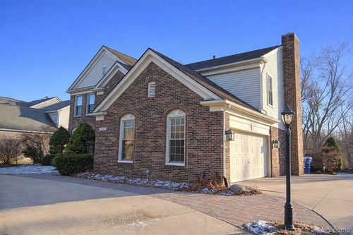 47497 Fox Run Dr, Canton, MI, 48187-5600 | Card Image
