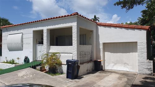 9508 Byron Ave, Surfside, FL, 33154 | Card Image