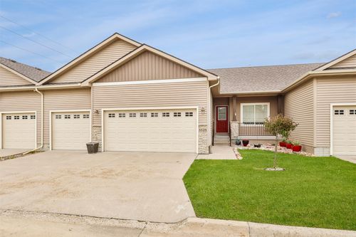 5525 Prairie Pkwy, Johnston, IA, 50131-4831 | Card Image