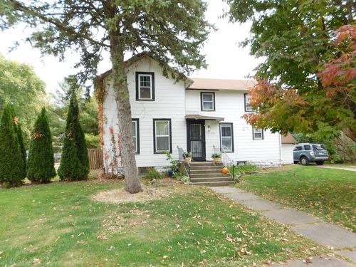 323 N Main St, Earlville, IL, 60518-8060 | Card Image