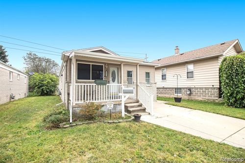 5613 Bedford St, Dearborn Heights, MI, 48125-3442 | Card Image