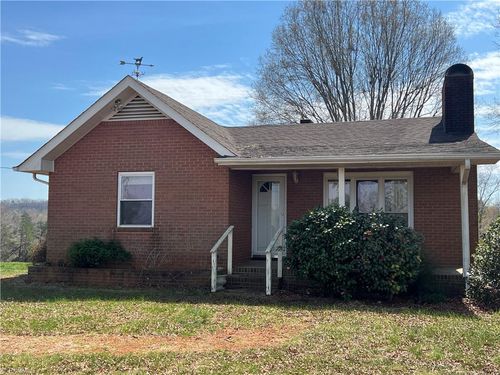 2612 Crissman Rd, East Bend, NC, 27018-7504 | Card Image