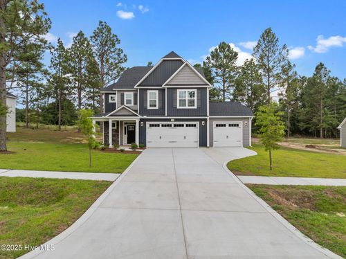 804 Winds Way, Aberdeen, NC, 28315-8805 | Card Image