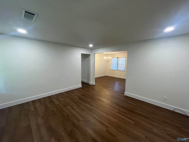 501 Carol St Nw, House other with 3 bedrooms, 2 bathrooms and null parking in Hartselle AL | Image 5