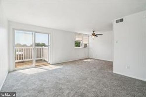 10203 E Keswick Rd, Philadelphia, PA, 19114-1302 | Card Image