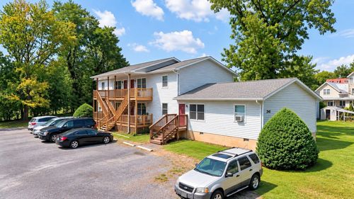 210 Locust St E, Woodstock, VA, 22664 | Card Image