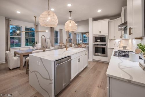 18 Errico Ln, Far Hills, NJ, 07931-2826 | Card Image