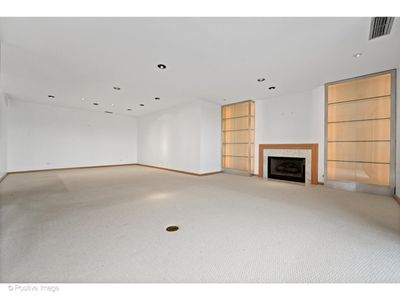 702 - 4545 W Touhy Avenue, Condo with 3 bedrooms, 2 bathrooms and 2 parking in Lincolnwood IL | Image 3