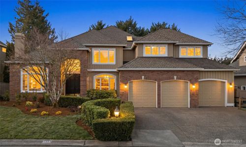 1215 269th Ave Se, Sammamish, WA, 98075-7977 | Card Image