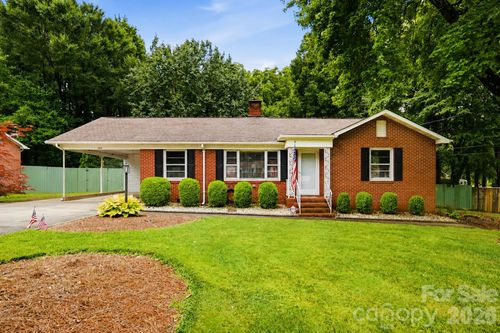 7919 Linda Lake Dr, Charlotte, NC, 28215-2739 | Card Image