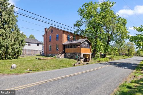 1360 Kumry Rd, PENNSBURG, PA, 18073-2448 | Card Image