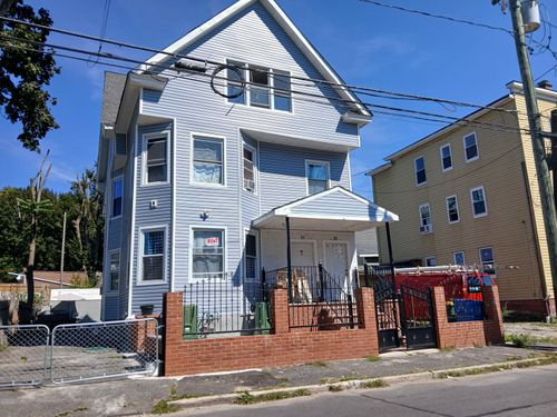 27 Walnut Ave, Waterbury, CT, 06704-4104 | Card Image