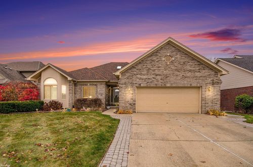 47173 Woodberry Estates Dr, Macomb, MI, 48044-3034 | Card Image