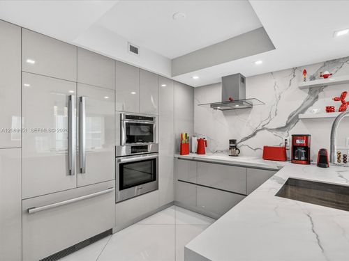 3-1004-250 Sunny Isles Blvd, Sunny Isles Beach, FL, 33160-4664 | Card Image