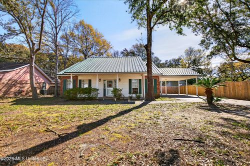 1500 Deer St, Ocean Springs, MS, 39564-7496 | Card Image