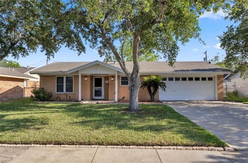 120 Daniel Moore St, Portland, TX, 78374-2302 | Card Image
