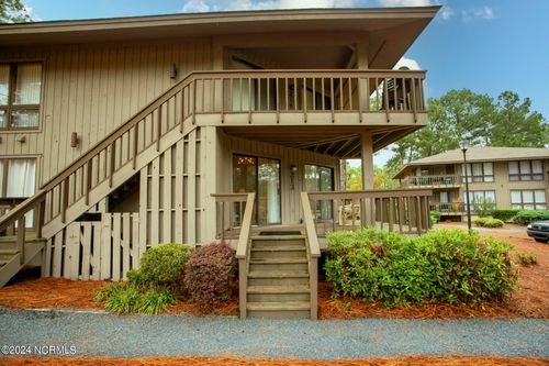 213 Foxkroft Dr, Foxfire Village, NC, 27281-9735 | Card Image