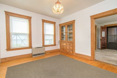2fl-rl-79 School St, Webster, MA, 01570-4384 | Card Image