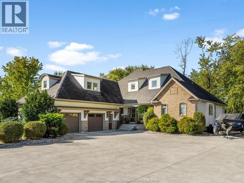 427 East Ruscom River, Lakeshore, ON, N0R1S0 | Card Image