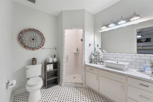 Full Bath | Image 23