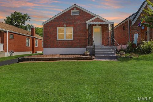 5681 Pernod Avenue, St Louis, MO, 63139 | Card Image