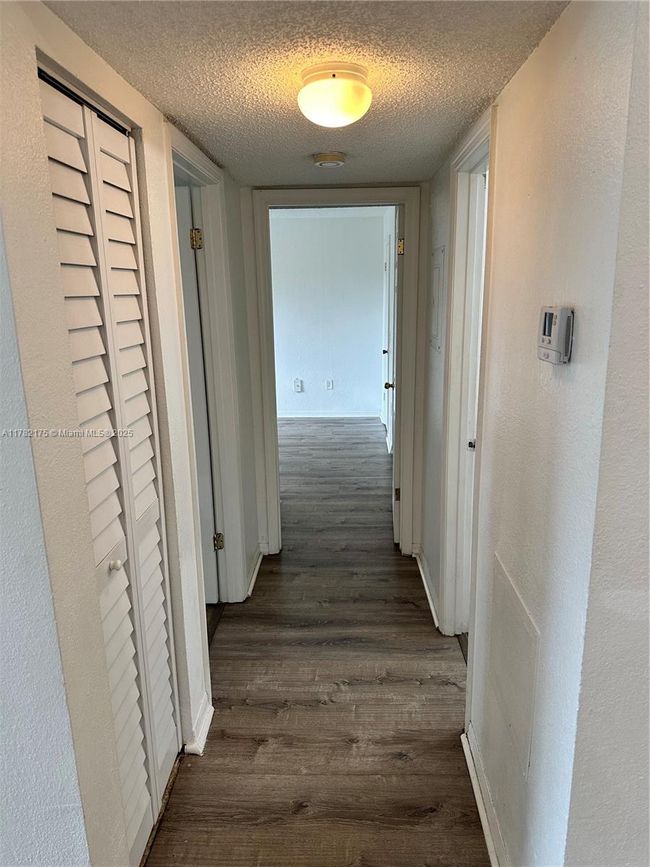 APT-2222 - 1401 Village Blvd, Condo with 2 bedrooms, 1 bathrooms and null parking in West Palm Beach FL | Image 12