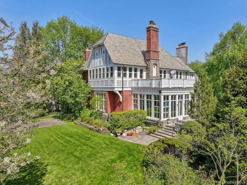 15 Hemlock Rd, Bronxville, NY, 10708-3212 | Card Image