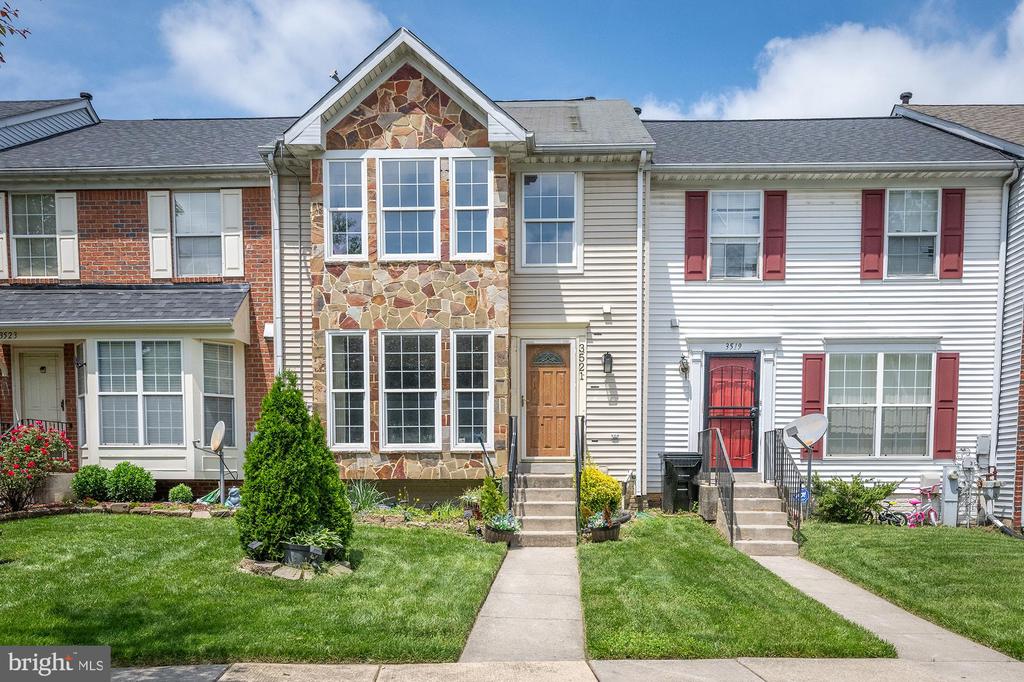 Residential Lease in WINDSOR MILL 2