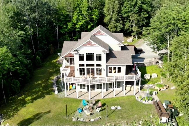101 Songadeewin Ln, House other with 3 bedrooms, 4 bathrooms and null parking in Barton VT | Image 34