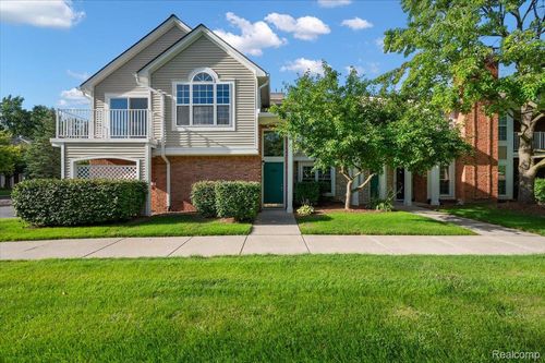 56150 Chesapeake Trl, Shelby Twp, MI, 48316-5063 | Card Image