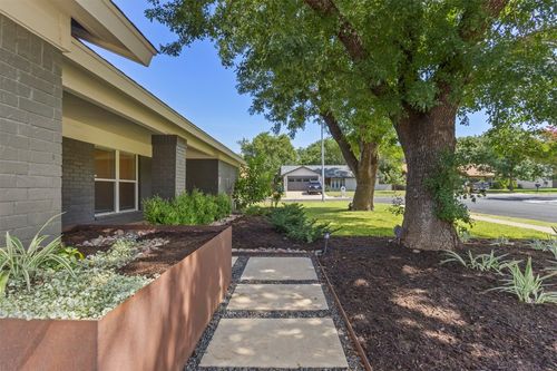 10712 Berthound Dr, Austin, TX, 78758-4737 | Card Image