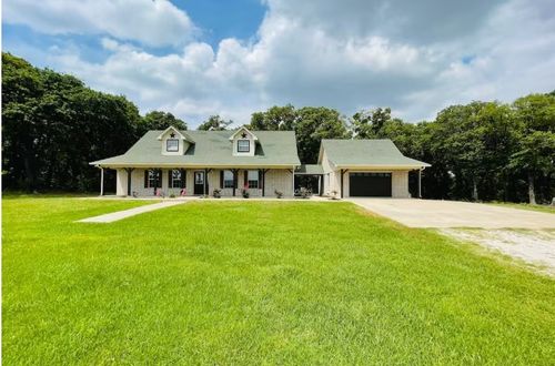 207 Emberson Chapel Rd, Pilot Point, TX, 76258-9434 | Card Image