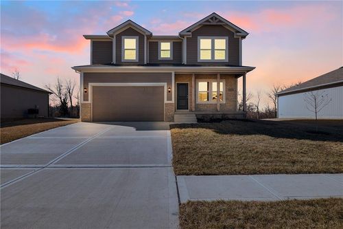 704 Red Clover Court, Raymore, MO, 64083 | Card Image