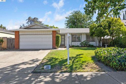 553 Covington Way, Livermore, CA, 94551-1511 | Card Image